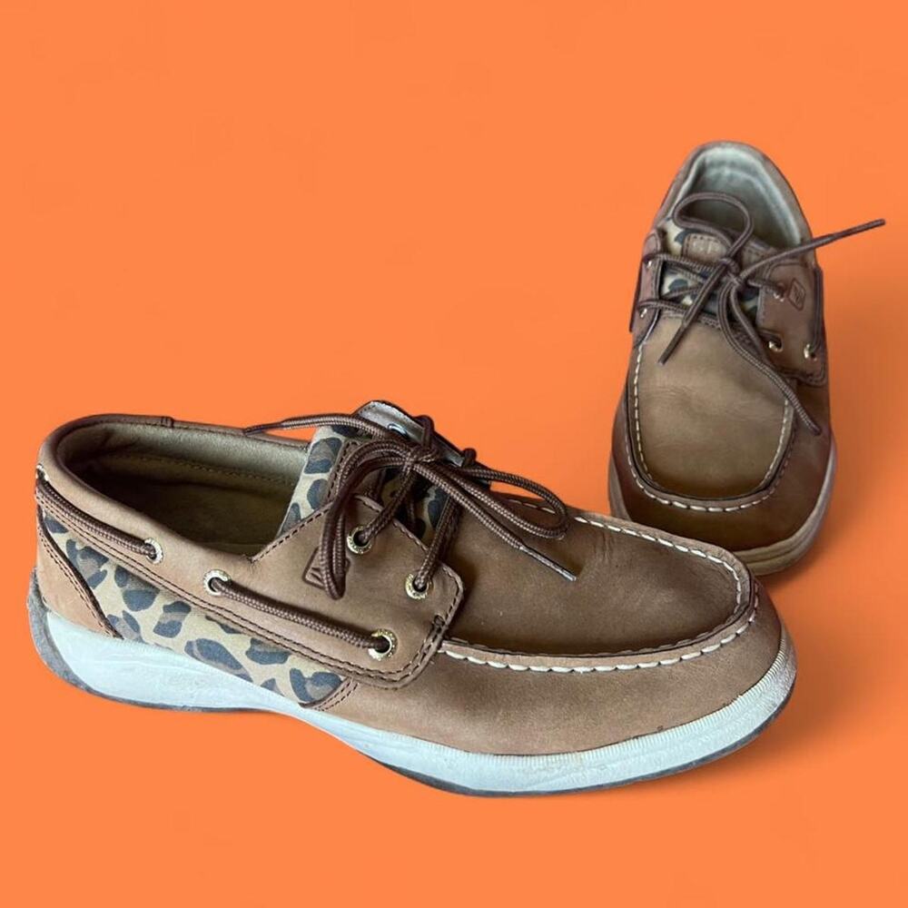 Sperry brown leather boat shoes